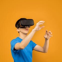 Debugging Augmented/Virtual Reality: Immersive Debugging Experiences